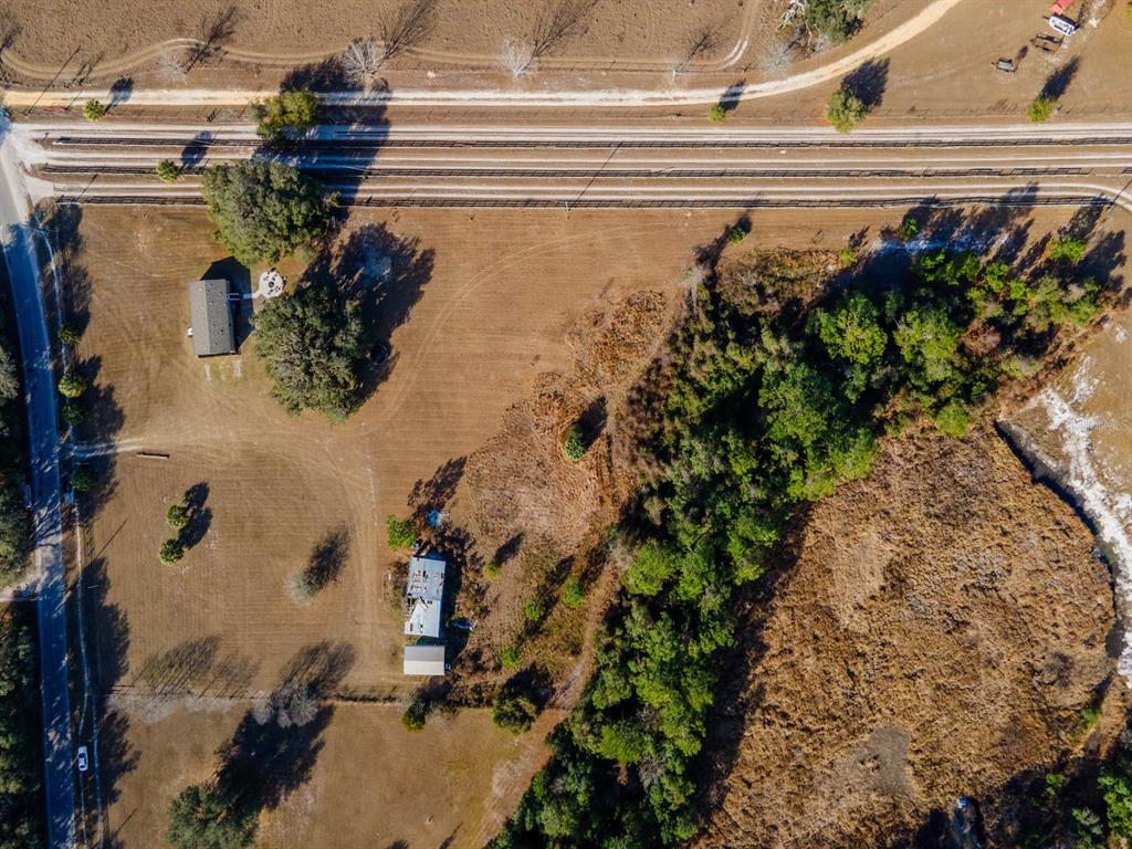 22457 Northeast 130th Court Road Fort McCoy, FL 32134 - Photo 42 of 43 a close view of a statue in a bathroom