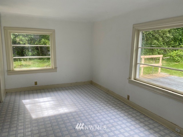 214 Holcomb Road Kelso, WA 98626 - Photo 5 of 13 Gallery Image 5