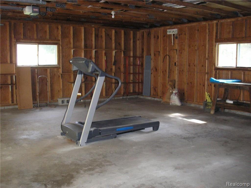 1471 Mertz Road Caro, MI 48723 - Photo 12 of 12 1471 Mertz Garage.jpg