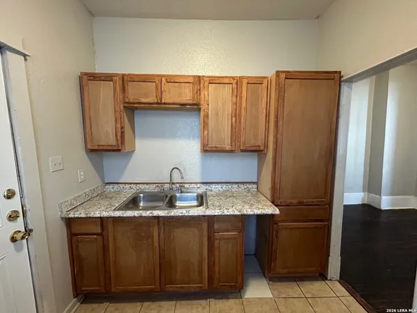 $800 | 1716 North Olive Street, Unit 3, San Antonio, TX 78208