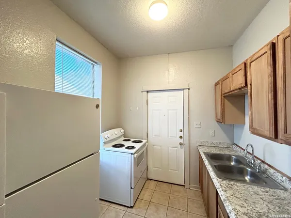 $800 | 1716 North Olive Street, Unit 3, San Antonio, TX 78208
