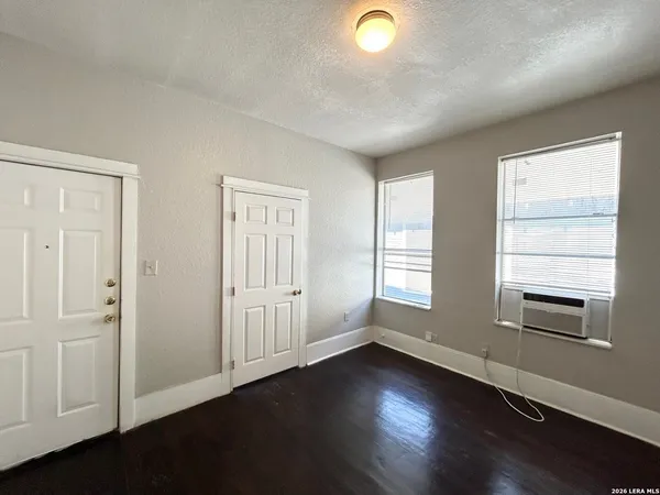 $800 | 1716 North Olive Street, Unit 3, San Antonio, TX 78208