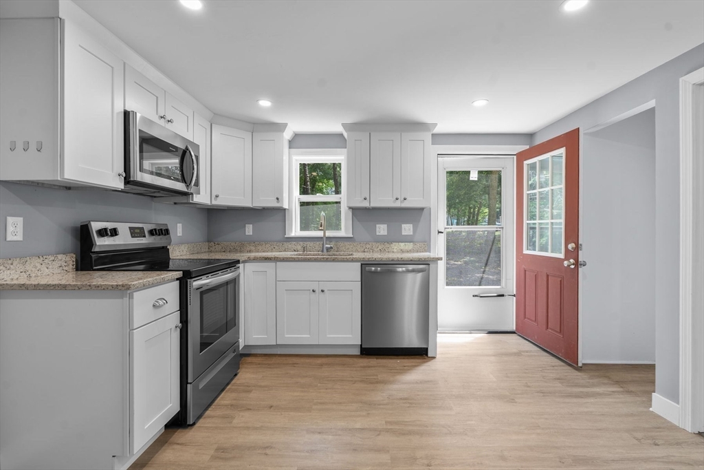 153 Dunns Pond Road Barnstable, MA 02601 - Photo 10 of 38 Gallery Image 10