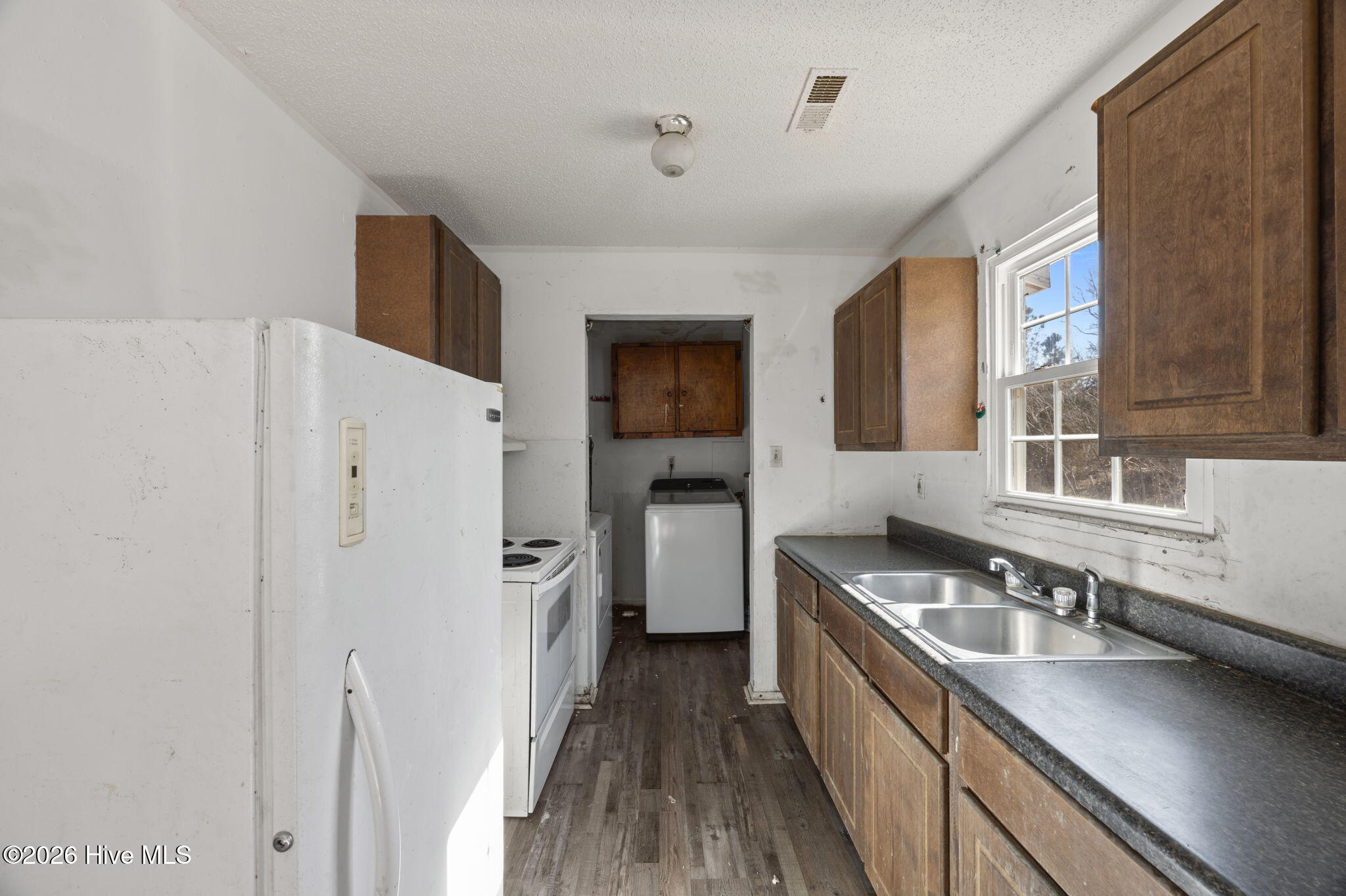 270 Smith Creek Road Vandemere, NC 28587 - Photo 13 of 39 13-web-or-mls-0C0A2641