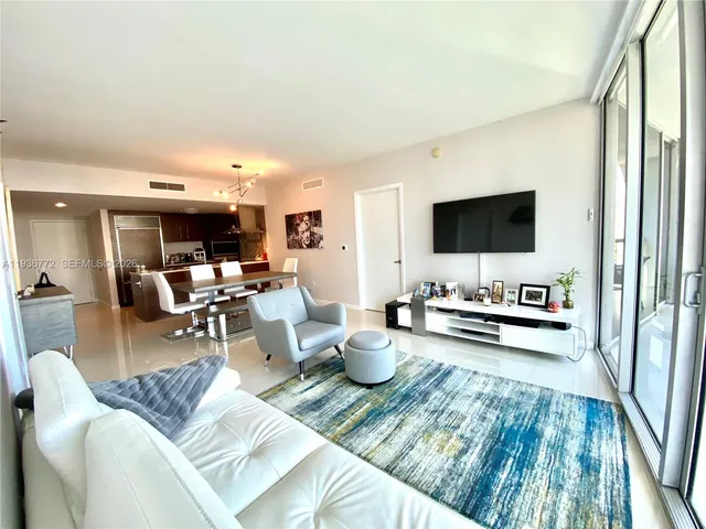 $960,000 | 495 Brickell Avenue, Unit 1205, Miami, FL 33131