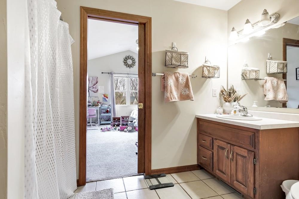 715 Edge Point Court De Pere, WI 54115 - Photo 15 of 24