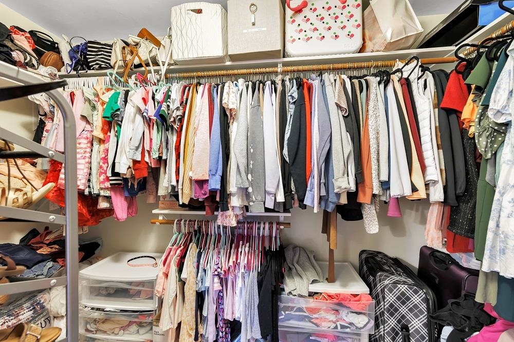 715 Edge Point Court De Pere, WI 54115 - Photo 16 of 24