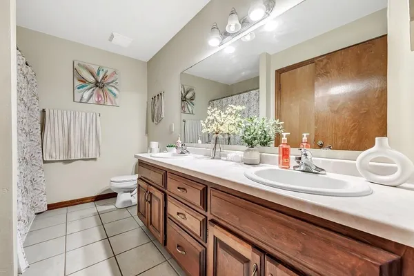 $379,900 | 715 Edge Point Court, De Pere, WI 54115