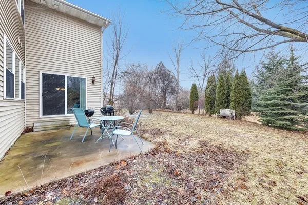 $379,900 | 715 Edge Point Court, De Pere, WI 54115