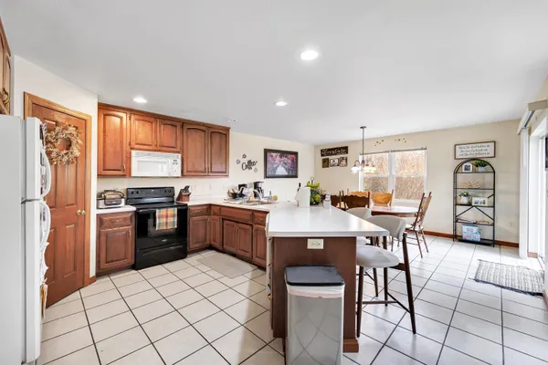 $379,900 | 715 Edge Point Court, De Pere, WI 54115