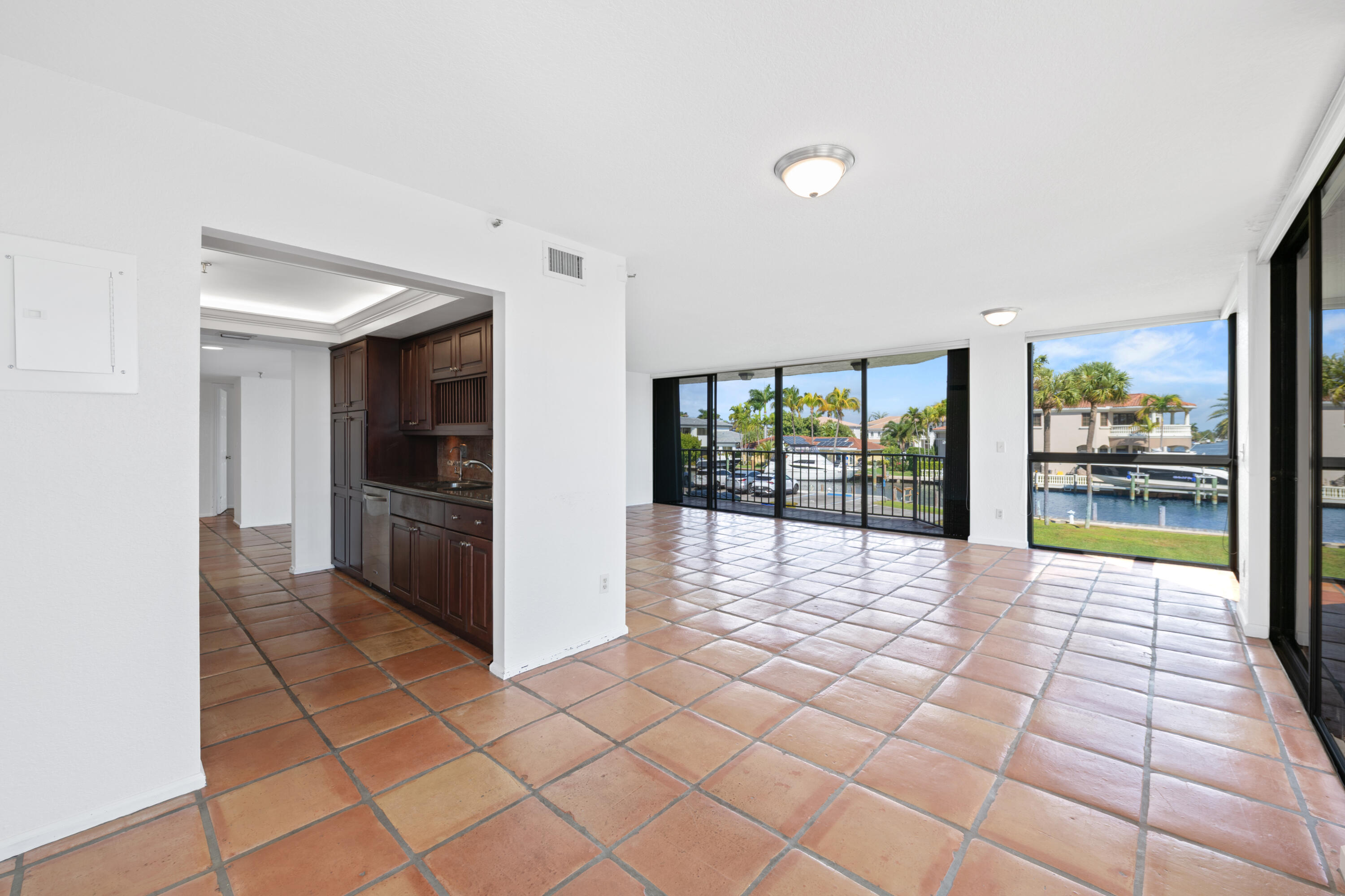 899 Jeffery Street, Unit 214 Boca Raton, FL 33487 - Photo 15 of 61 DSC_1596