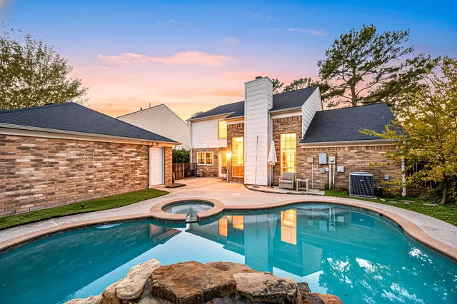 $375,000 | 7510 Blue Bonnet Run Court, Houston, TX 77095