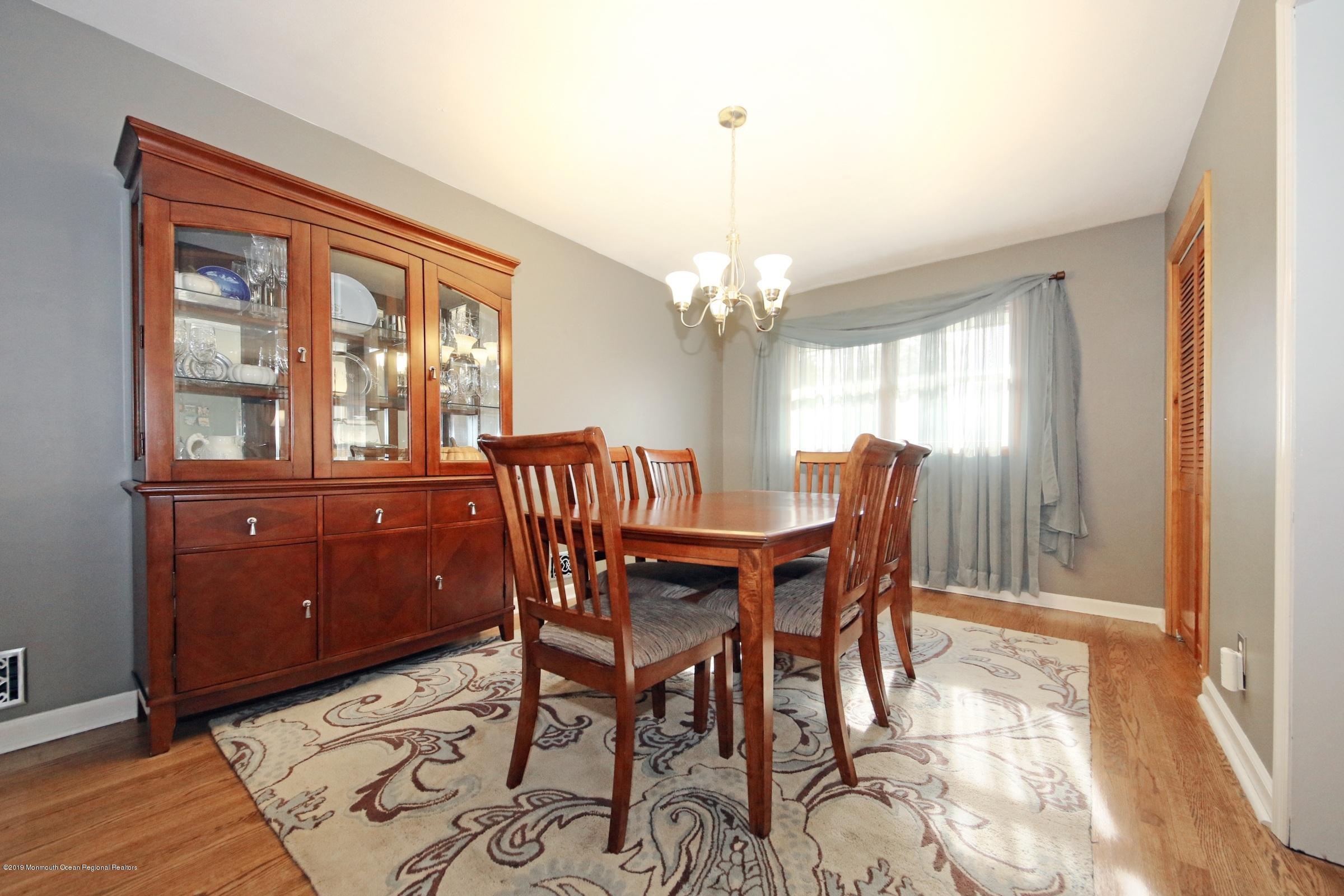 9 Lone Oak Road Middletown, NJ 07748 - Photo 7 of 25 Spacious Dining Room