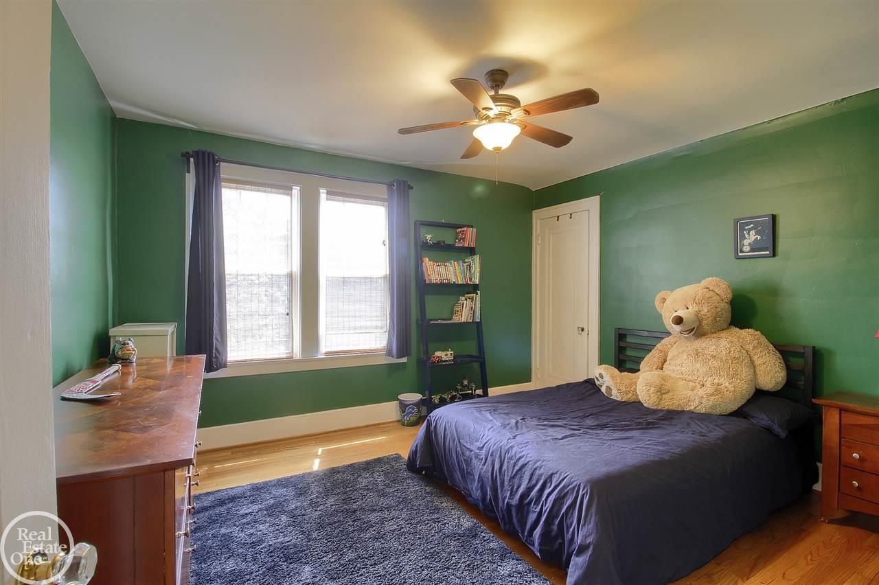 874 Barrington Road Grosse Pointe, MI 48230 - Photo 19 of 30 31378785-18.JPG