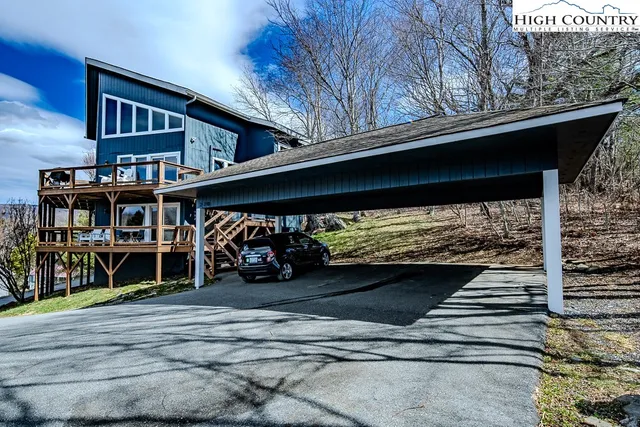 $950,000 | 270 Elk Hill Drive, Banner Elk, NC 28604