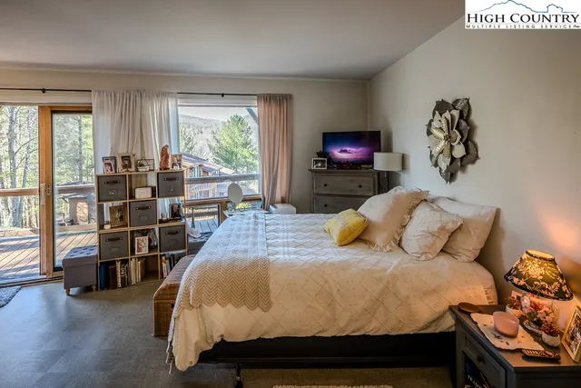 $950,000 | 270 Elk Hill Drive, Banner Elk, NC 28604