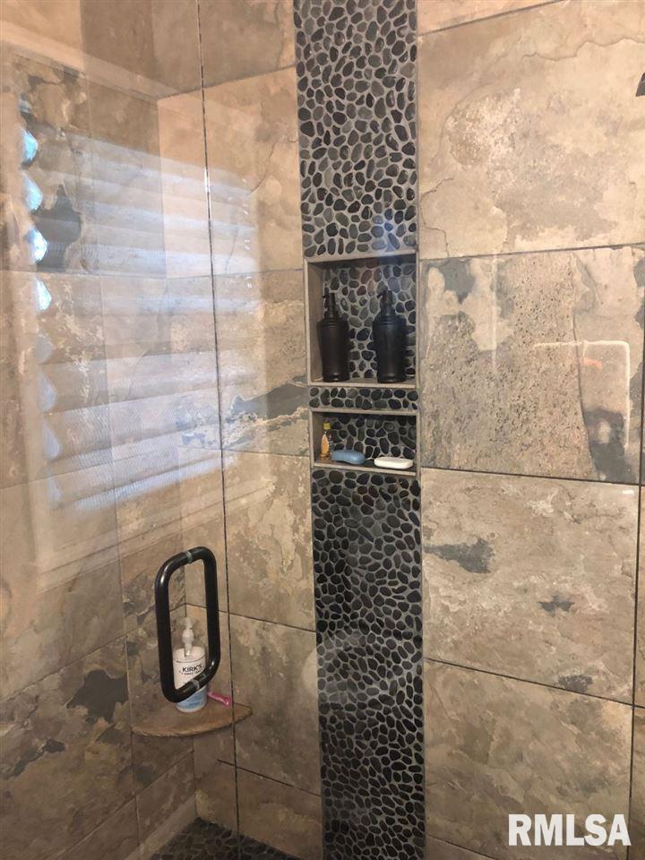 1001 Hampton Road Washington, IL 61571 - Photo 12 of 18 Gallery Image 12