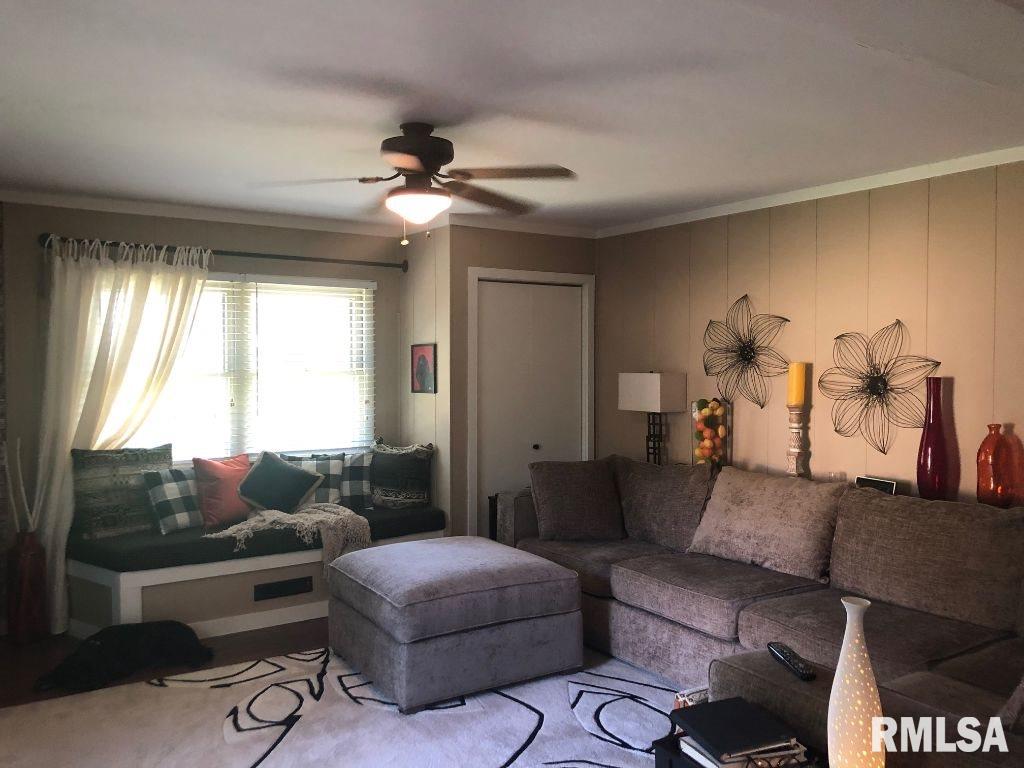 1001 Hampton Road Washington, IL 61571 - Photo 3 of 18 Gallery Image 3