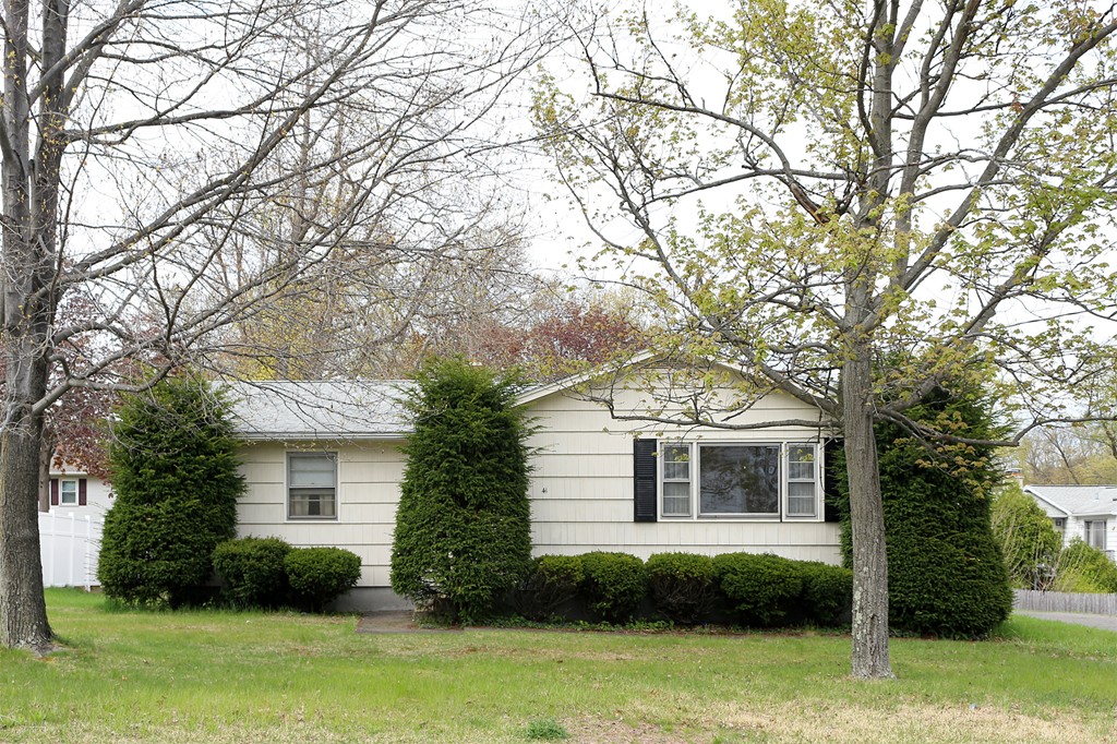 41 Coolidge Road Chicopee, MA 01013 - Photo 1 of 13