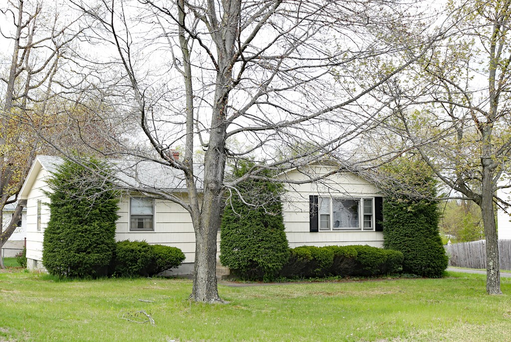 41 Coolidge Road Chicopee, MA 01013 - Photo 2 of 13