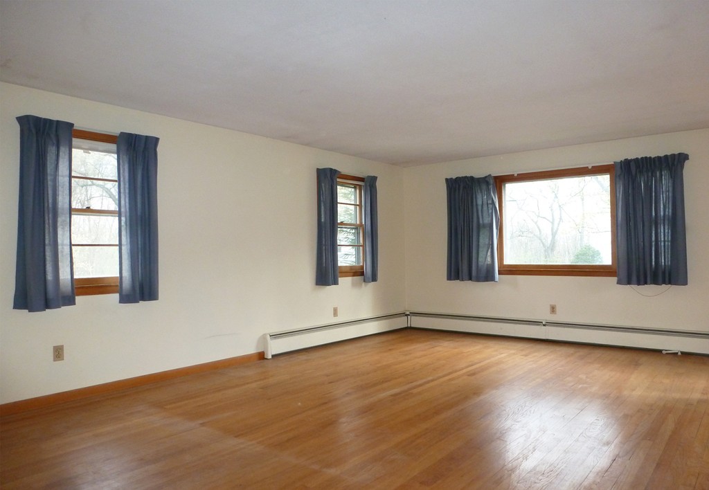 41 Coolidge Road Chicopee, MA 01013 - Photo 3 of 13