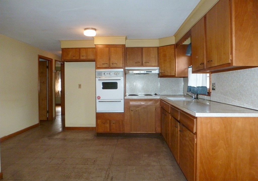 41 Coolidge Road Chicopee, MA 01013 - Photo 7 of 13