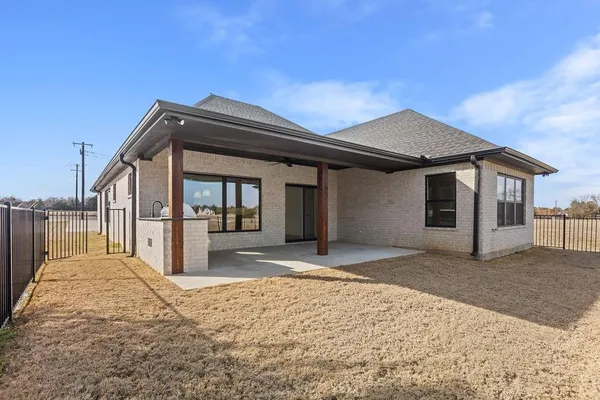 $465,000 | 115 Palisades Drive, Gordonville, TX 76245
