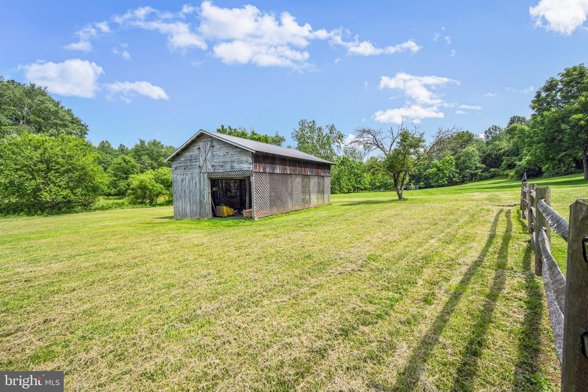 1039 Arnold Road Westminster, MD 21157 - Photo 11 of 49 Gallery Image 11