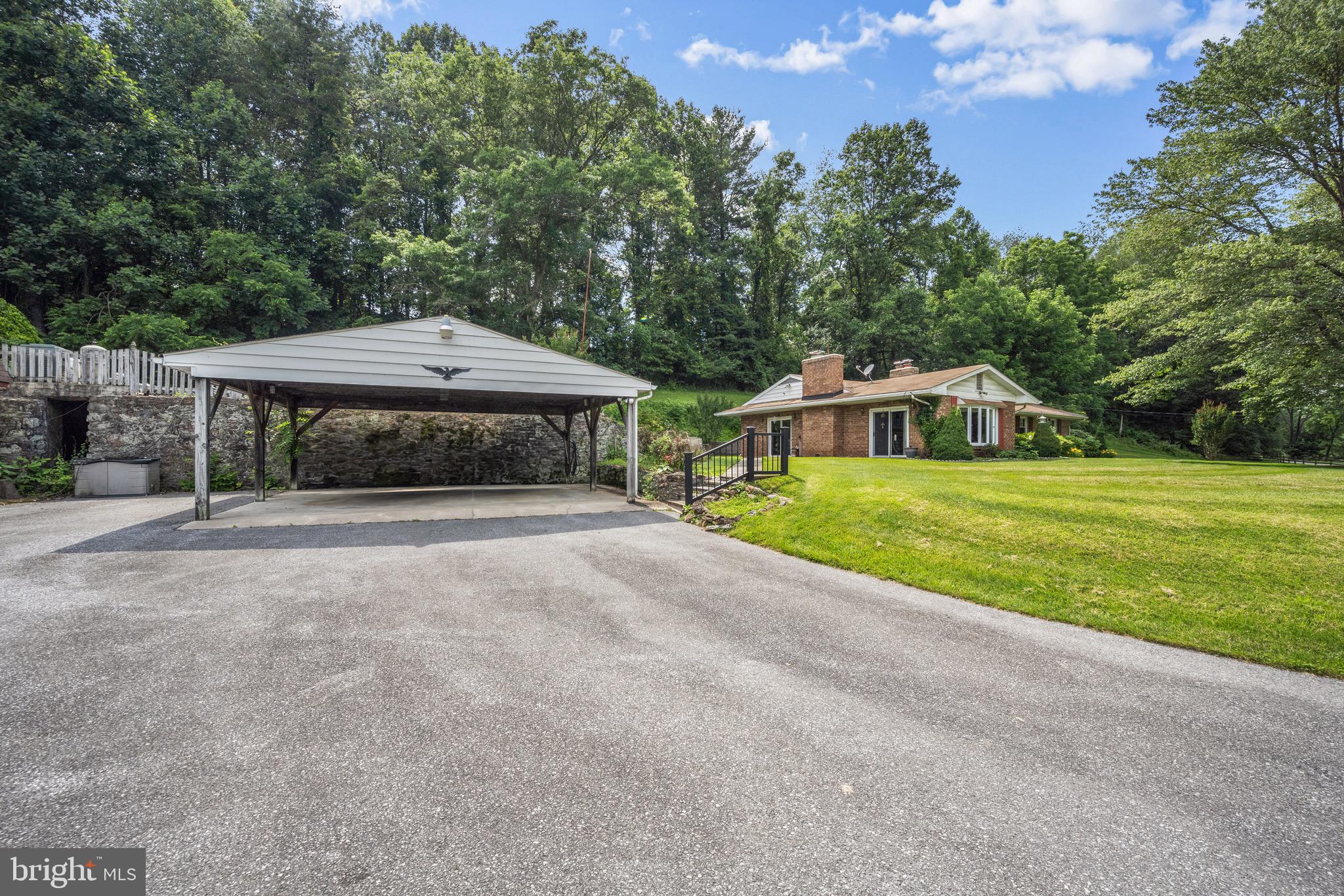 1039 Arnold Road Westminster, MD 21157 - Photo 20 of 49 Gallery Image 20