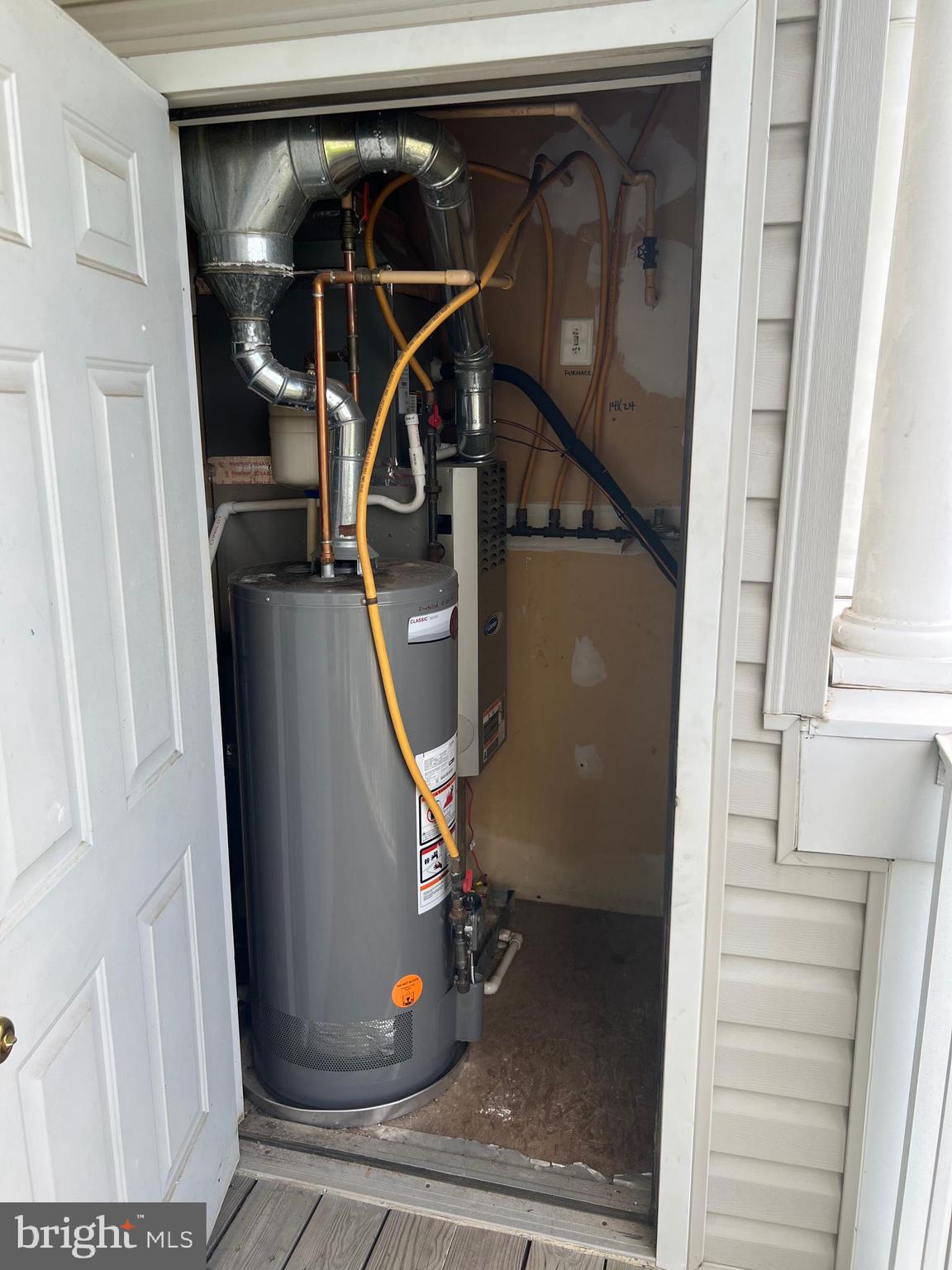 5236 Millfield Road, Unit 5236 Baltimore, MD 21237 - Photo 51 of 54 a view of entryway