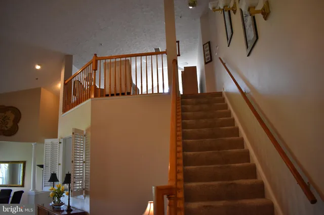 a view of entryway and hall