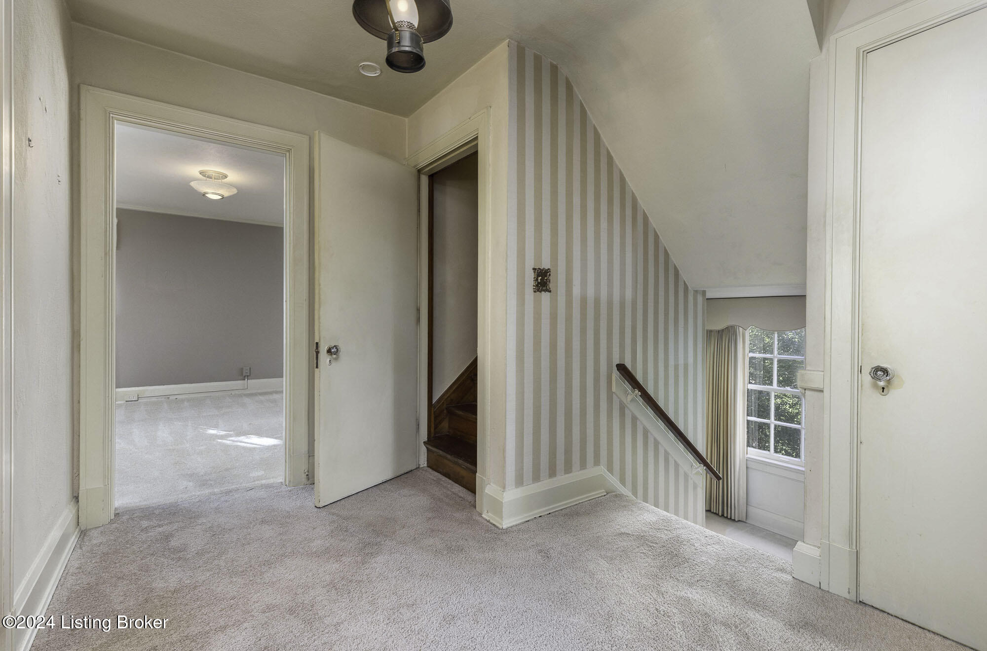 2113 Edgehill Road Louisville, KY 40205 - Photo 17 of 32 Second level