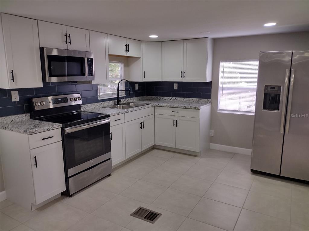 9026 Bourbon Street New Port Richey, FL 34654 - Photo 8 of 20