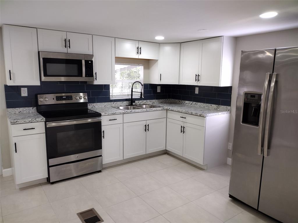 9026 Bourbon Street New Port Richey, FL 34654 - Photo 9 of 20