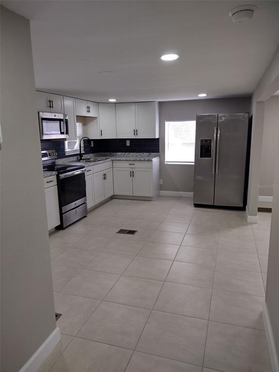 9026 Bourbon Street New Port Richey, FL 34654 - Photo 10 of 20