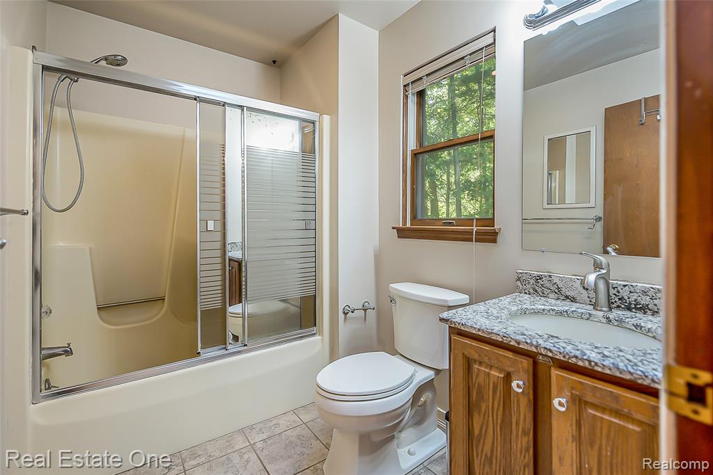 11390 Ridge Road South Lyon, MI 48178 - Photo 31 of 54