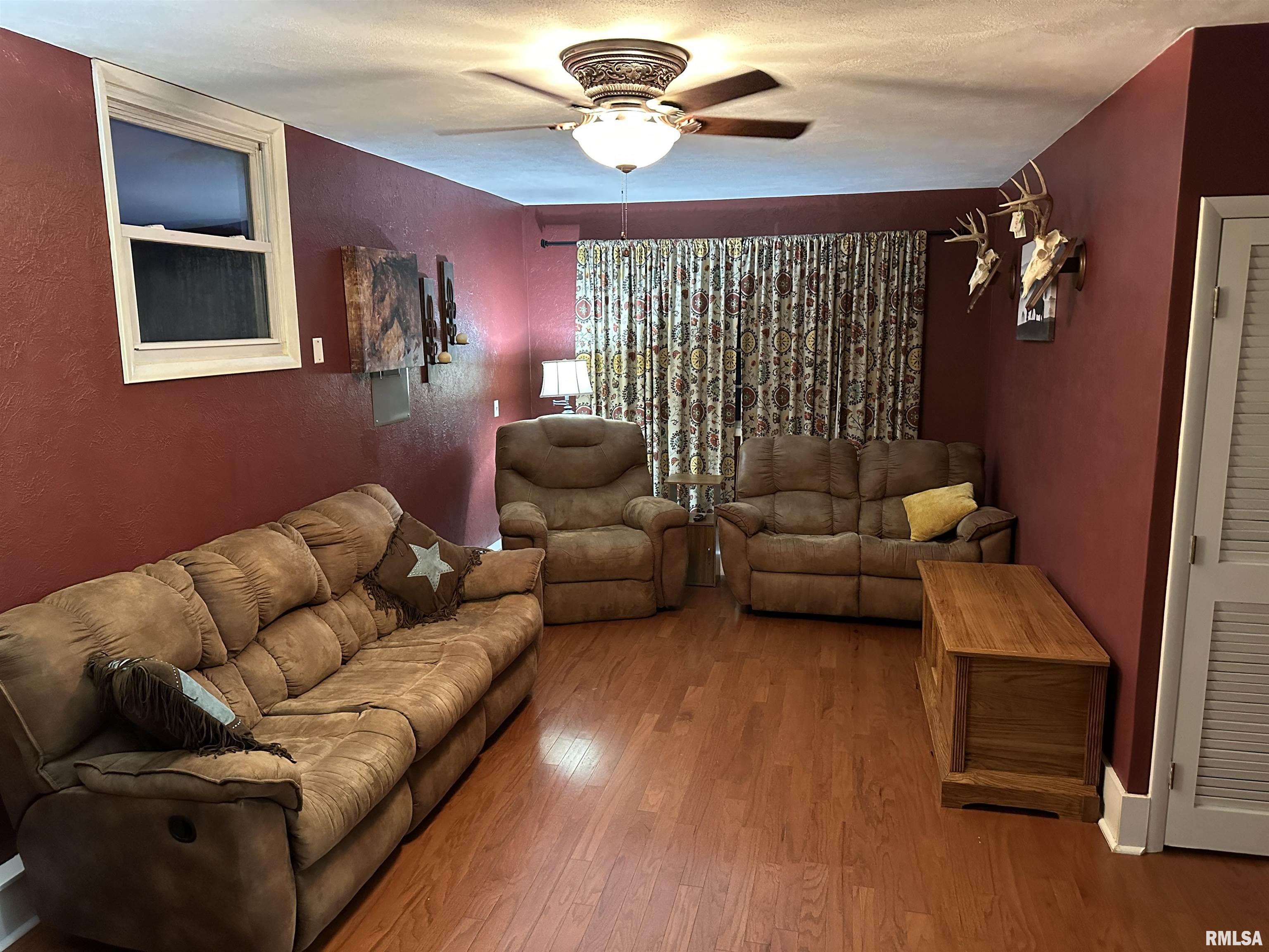 607 Meador Road Iuka, IL 62849 - Photo 17 of 43