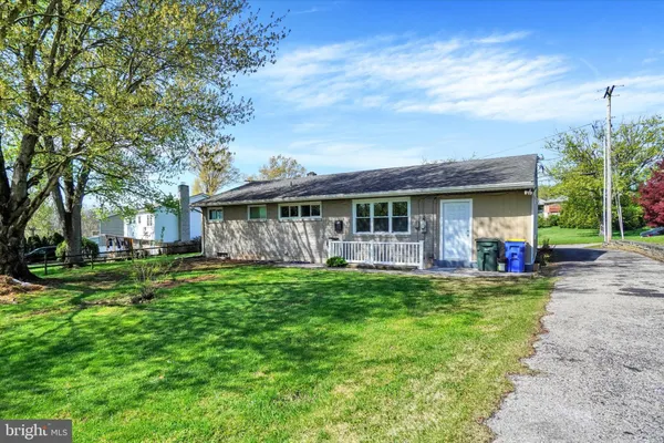 $289,900 | 2833 Anita Drive, Dover, PA 17315