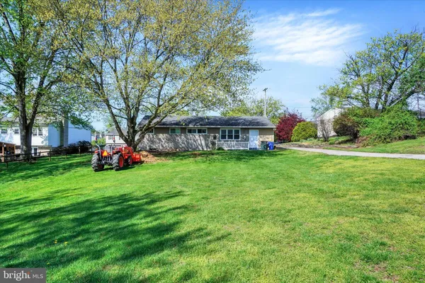 $289,900 | 2833 Anita Drive, Dover, PA 17315