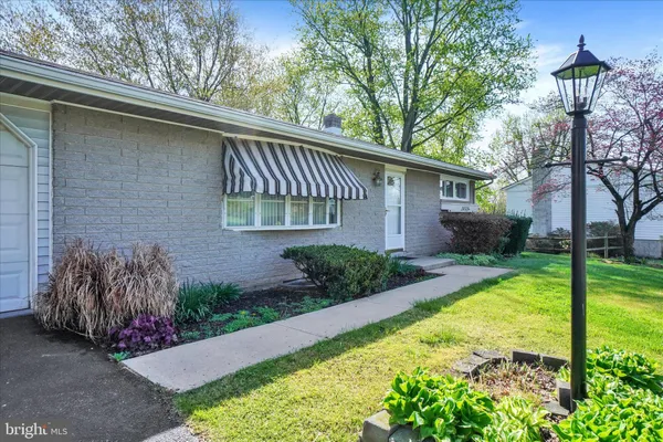 $289,900 | 2833 Anita Drive, Dover, PA 17315