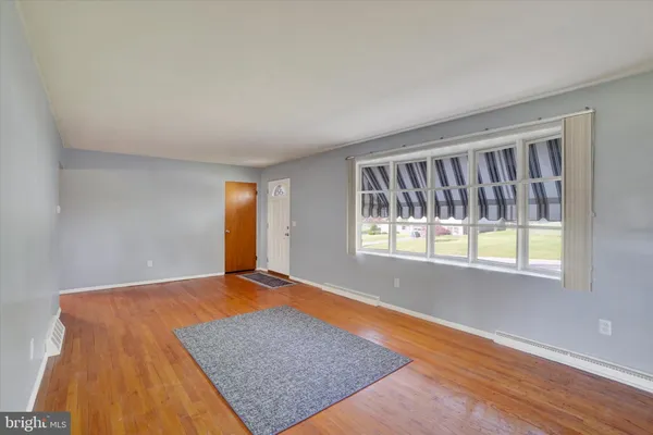 $289,900 | 2833 Anita Drive, Dover, PA 17315