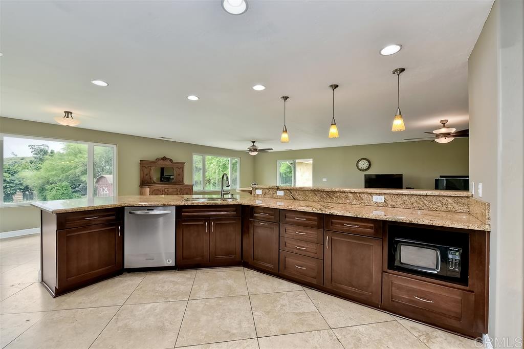 4472 La Canada Road Fallbrook, CA 92028 - Photo 4 of 24