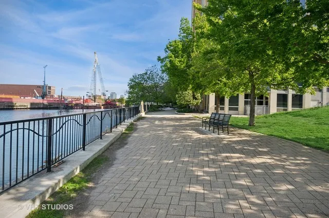 $3,200 | 700 North Larrabee Street, Unit 905, Chicago, IL 60654