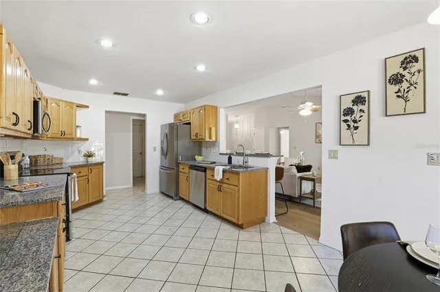 $369,900 | 5070 Northeast 52nd Place, High Springs, FL 32643