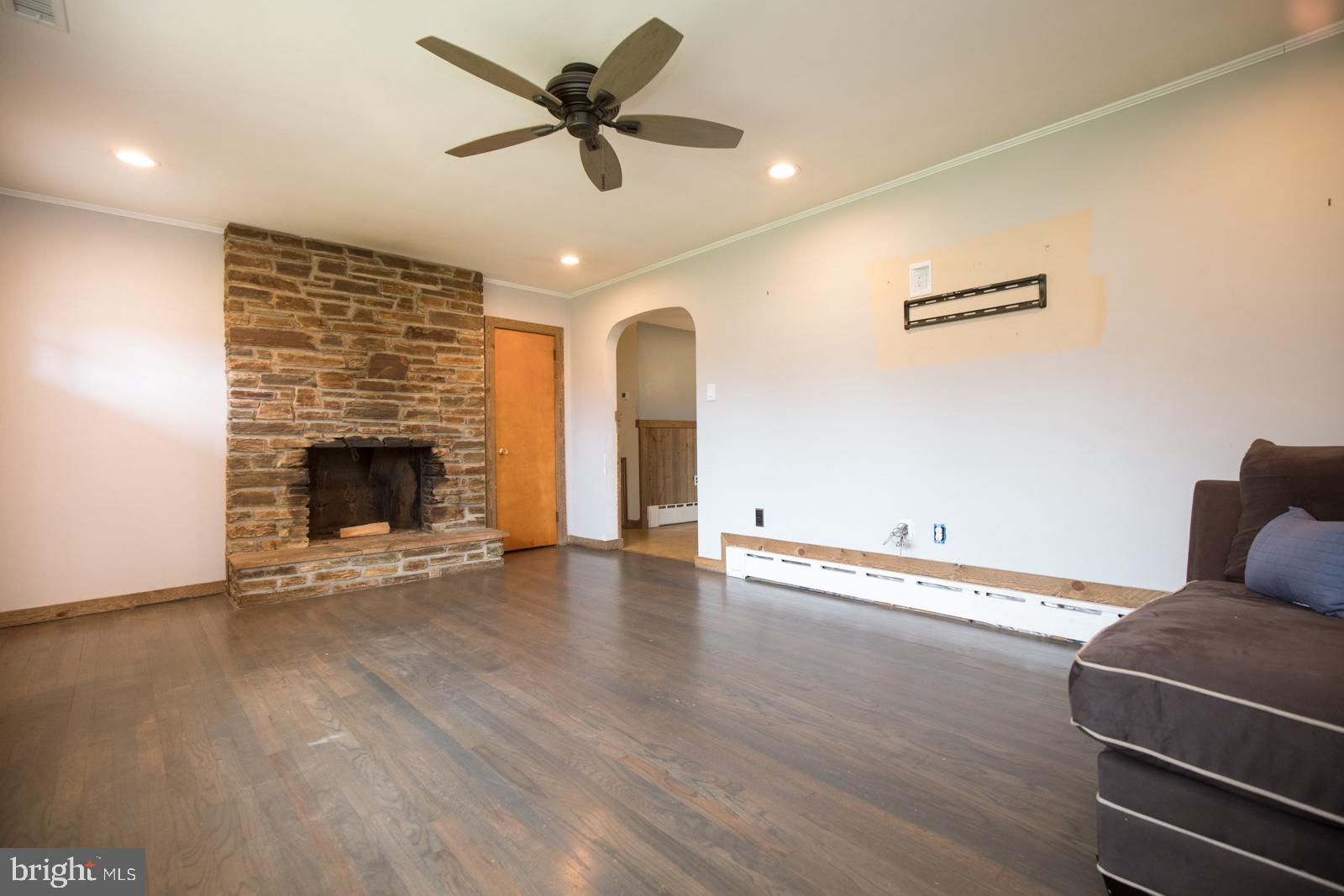 2430 Edgely Road Levittown, PA 19057 - Photo 12 of 52 Gallery Image 12