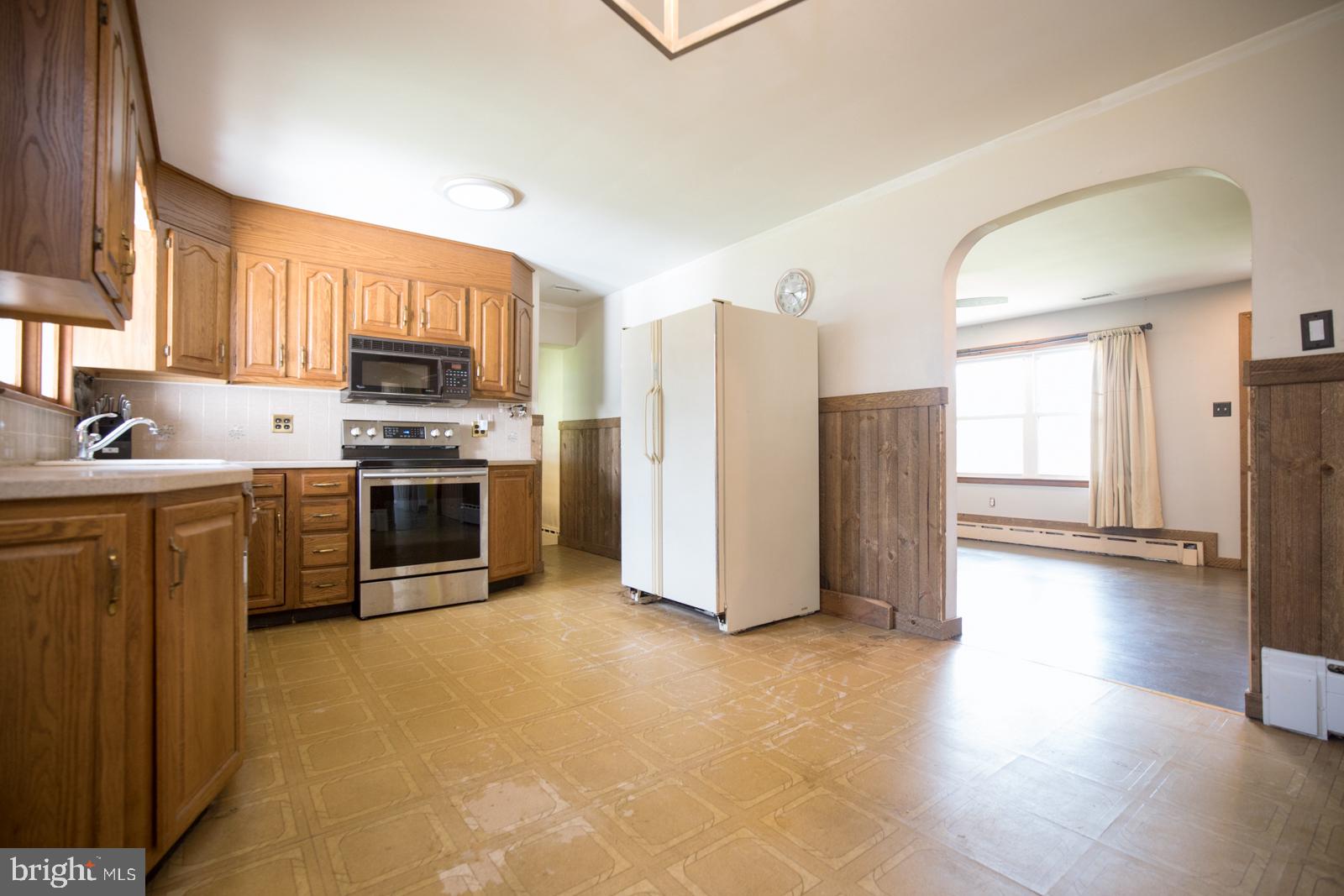 2430 Edgely Road Levittown, PA 19057 - Photo 16 of 52 Gallery Image 16