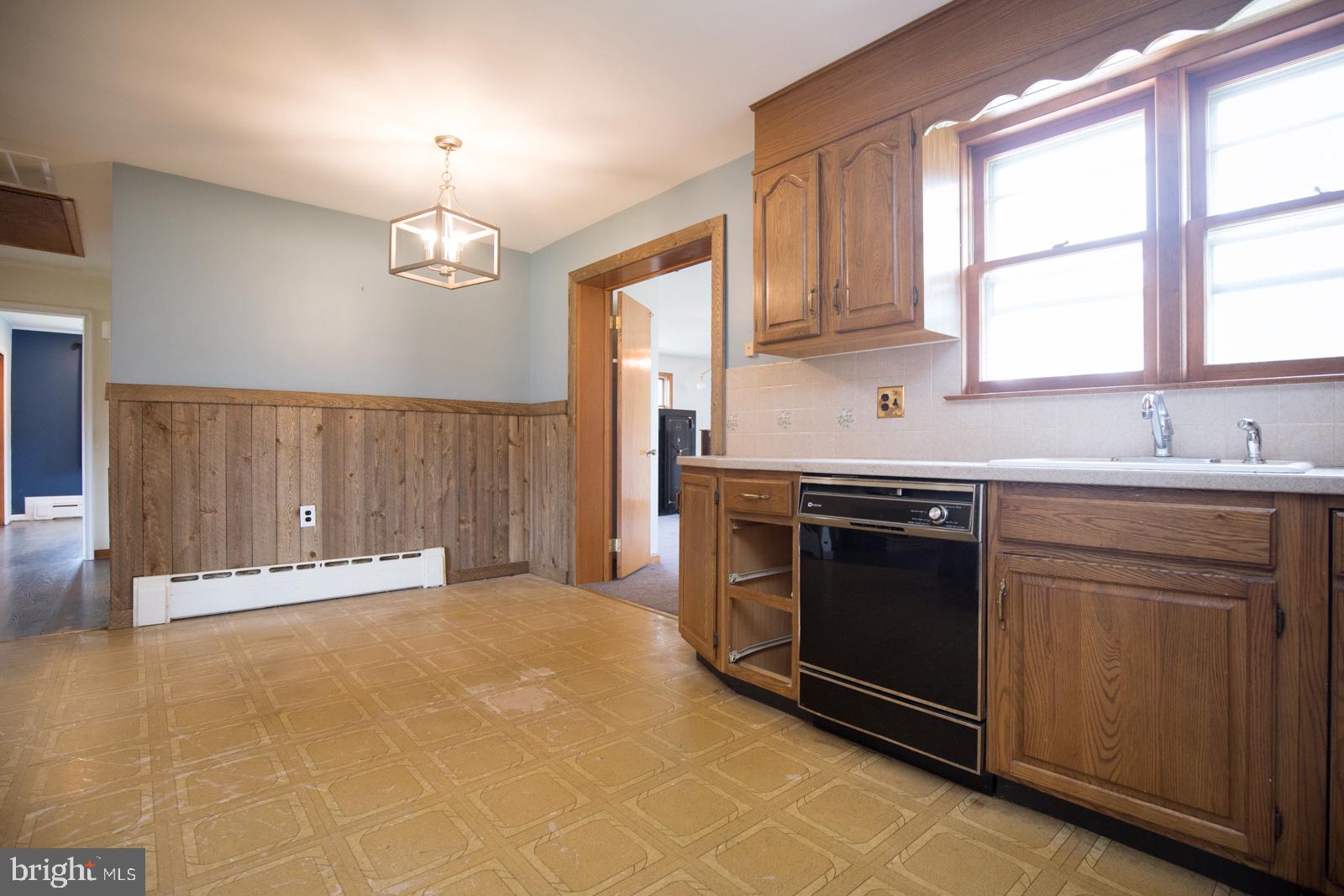 2430 Edgely Road Levittown, PA 19057 - Photo 19 of 52 Gallery Image 19
