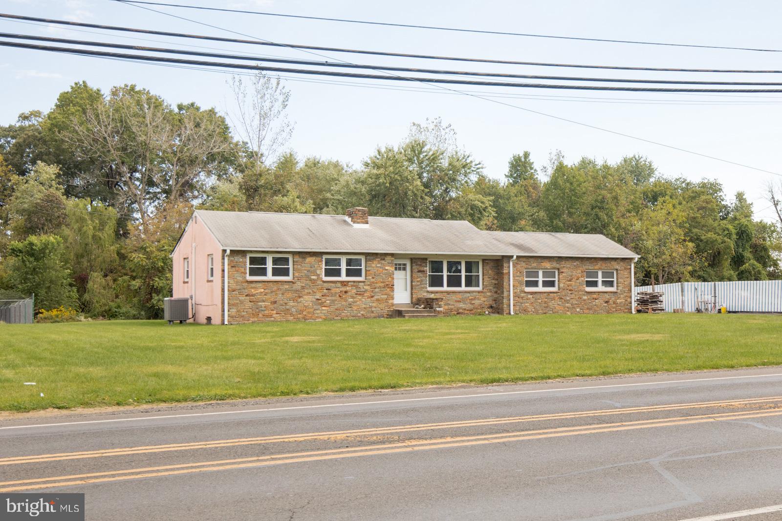 2430 Edgely Road Levittown, PA 19057 - Photo 3 of 52 Gallery Image 3
