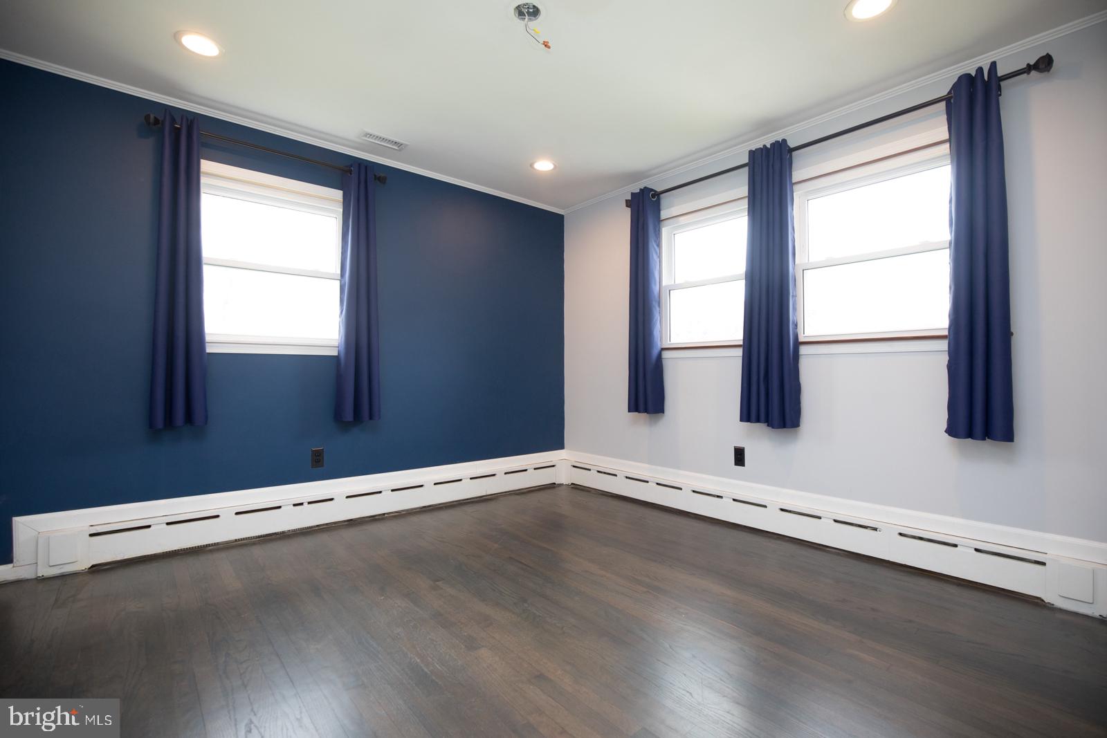 2430 Edgely Road Levittown, PA 19057 - Photo 34 of 52 Gallery Image 34