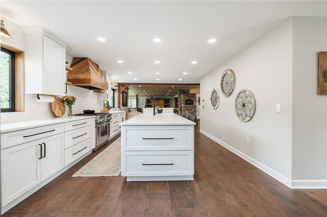 6126 Rossier Road Canandaigua Town, NY 14424 - Photo 4 of 50